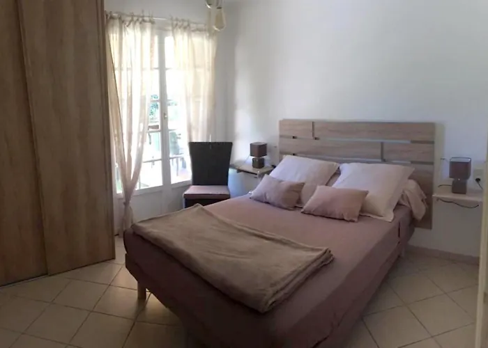 Confortable A Avec Terrasse Privee