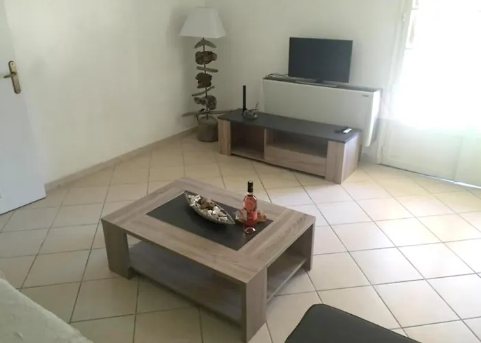 Confortable A Avec Terrasse Privee